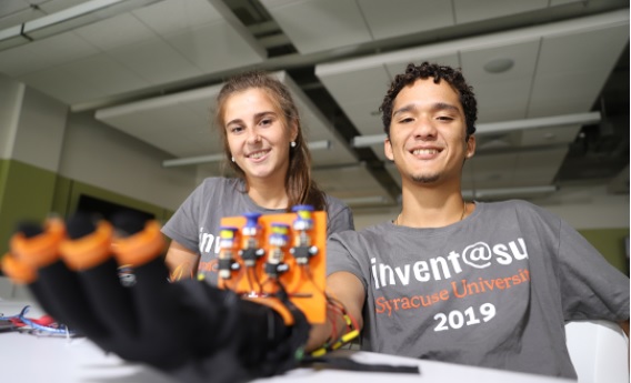 Edgardo '21 and Alina Zdebska invented the ADAM Hand Exerciser as part of the 2019 Invent@SU program.